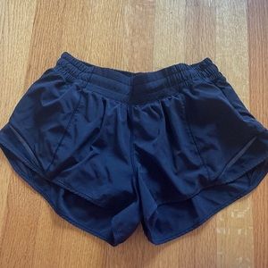 Lululemon hotty hot short black